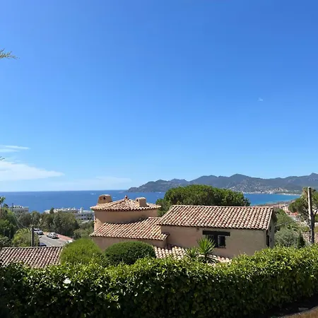 Charming Villa-appartement With A View On The Sea Of 95 M2 Apartment Cannes