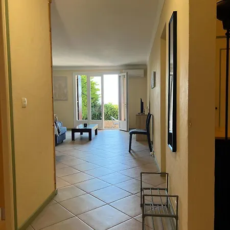 Apartment Charming Villa-appartement With A View On The Sea Of 95 M2 *