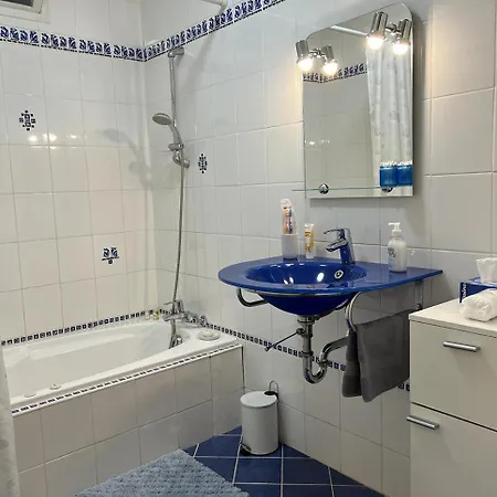 Charming Villa-appartement With A View On The Sea Of 95 M2 Apartment